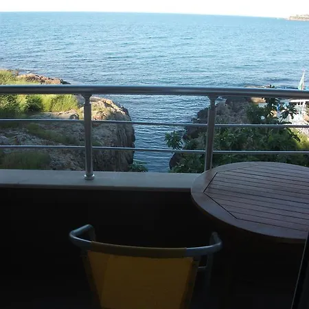 Бряг на радостта Joy Beach Apartment *
